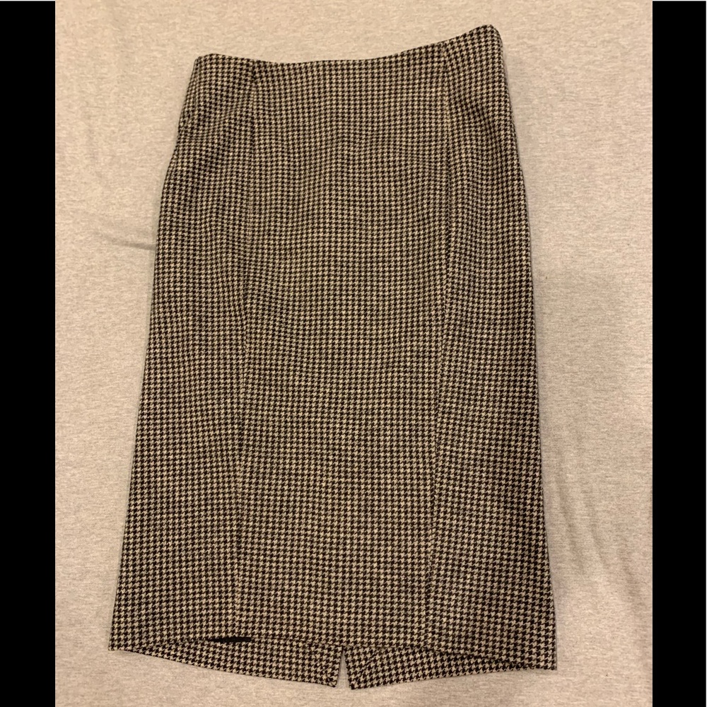 Max Mara wool houndstooth pencil skirt